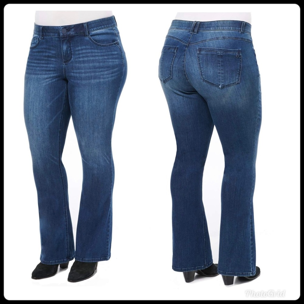 Democracy "Ab"solution Itty Bitty Boot Jeans